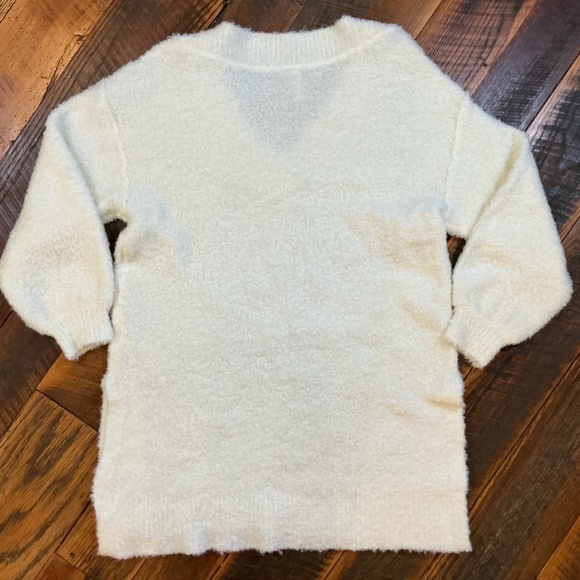 Pilcro Textured Bouclé Knit V-Neck Sweater Cream Women’s Medium - Picture 4 of 9